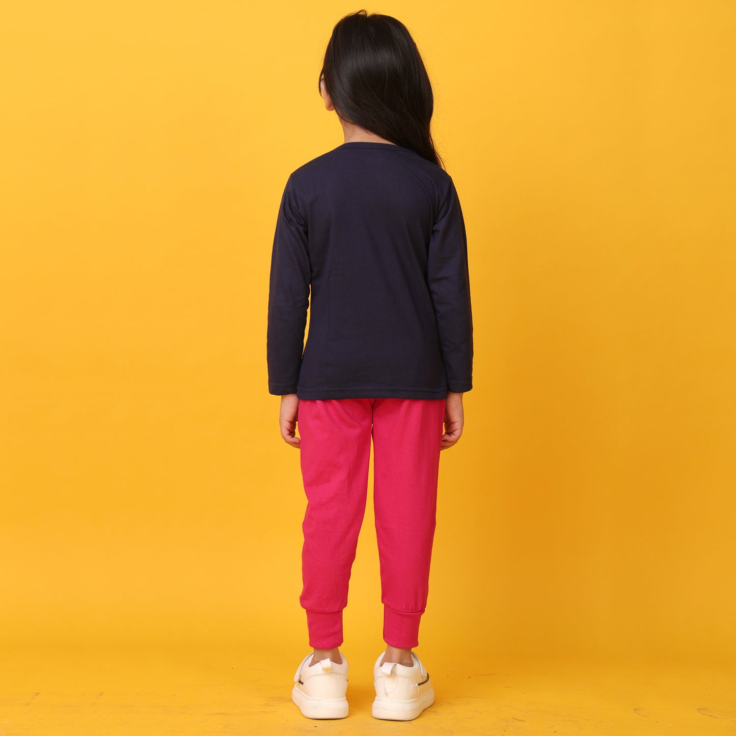 KUCHIPOO  Girls T-Shirts and Trackpants Set