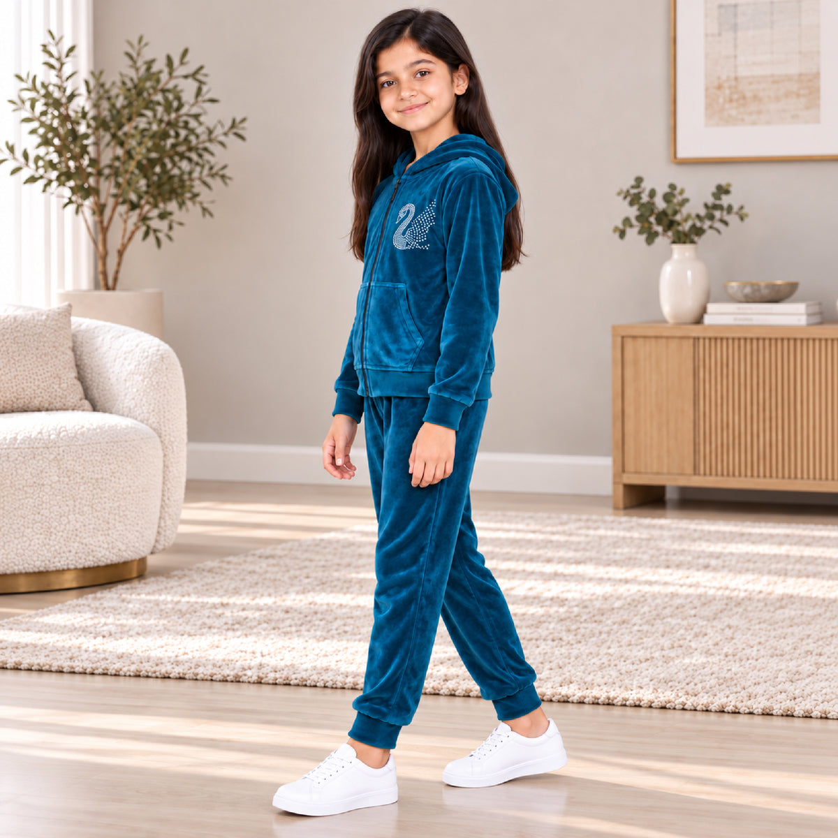 Kuchipoo Girls Velvet Zipper Hooded Sweatshirt & Jogger Set | Soft Velour Zip-Up Hoodie with Kangaroo Pockets & Pajama | Warm Full Sleeve Winterwear (Copy)