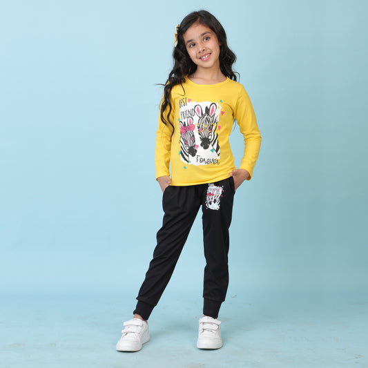 KUCHIPOO  Girls T-Shirts and Trackpants Set
