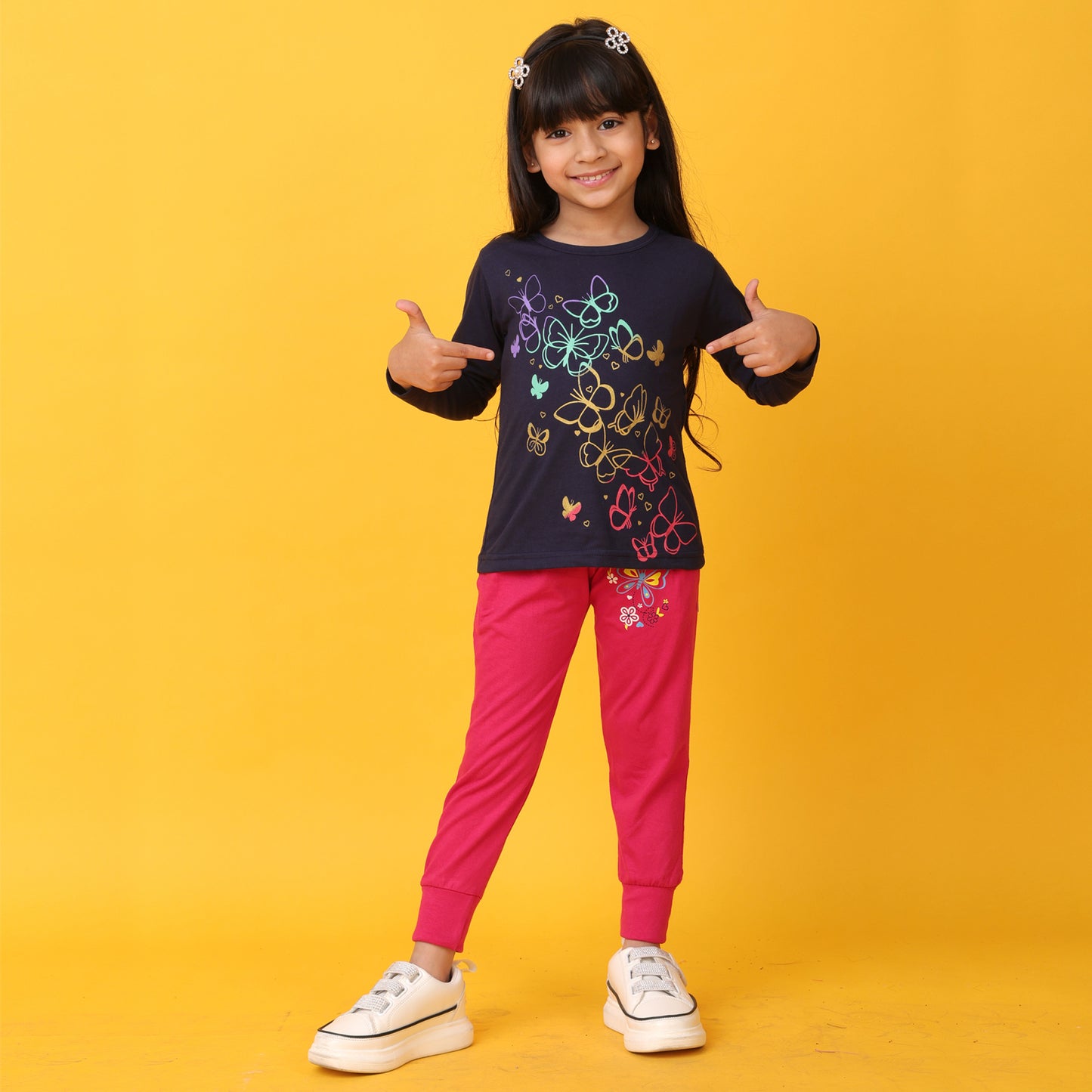 KUCHIPOO  Girls T-Shirts and Trackpants Set